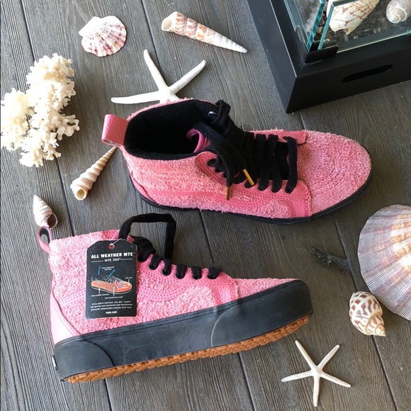Vans Shoes - 🌴🌼VANS- All weather BOOTS DESERT ROSE HIGH TOPS